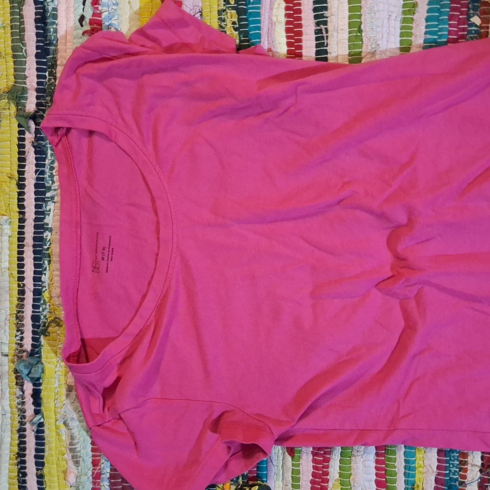 Pink no boundaries tee shirt